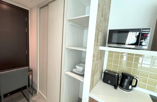 Patong Apartment | Studio direct pool access Merlin/Tri Trang beach