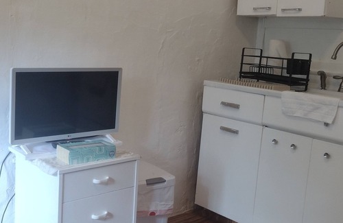 Pittsburgh Apartment | Studio Efficiency Apartment Minutes from downtown Pittsburgh with WiFi