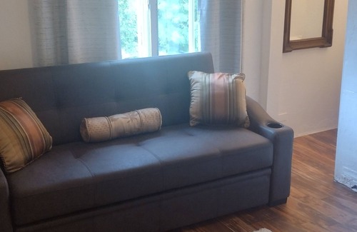 Pittsburgh Apartment | Studio Efficiency Apartment Minutes from downtown Pittsburgh with WiFi