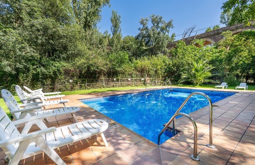 Durcal Apartment | Studio 'El Lago' with Lake View, Shared Pool, Shared Garden & Wi-Fi