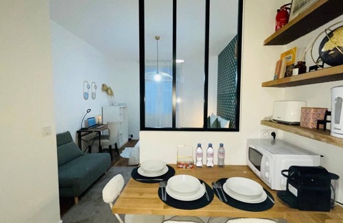 Sartrouville Apartment | 🌟 STUDIO ESCALE🌟 20 min from Paris, 200m from RER A station