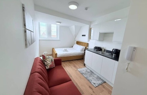 Childs Hill Apartment | Studio Flat 8 in Golders Green