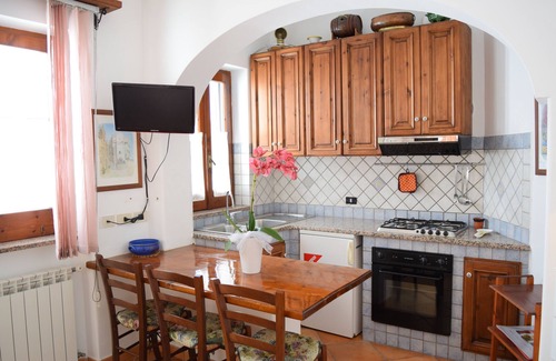 Forio Apartment | Studio flat between the center and the thermal baths.Villetta Lucia Forio