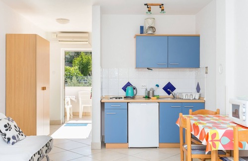 Seget Vranjica Apartment | Studio flat with balcony and sea view Seget Vranjica, Trogir (AS-14409-b)
