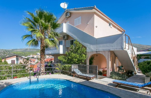 Seget Vranjica Apartment | Studio flat with balcony and sea view Seget Vranjica, Trogir (AS-14409-b)