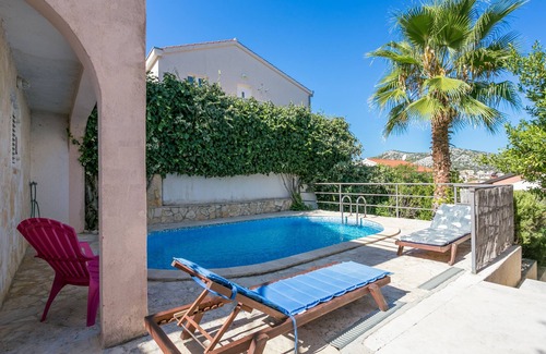 Seget Vranjica Apartment | Studio flat with balcony and sea view Seget Vranjica, Trogir (AS-14409-b)