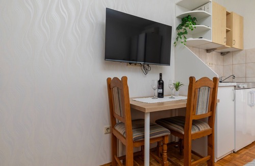 Omis Apartment | Studio flat with balcony Duće, Omiš (AS-5973-a)