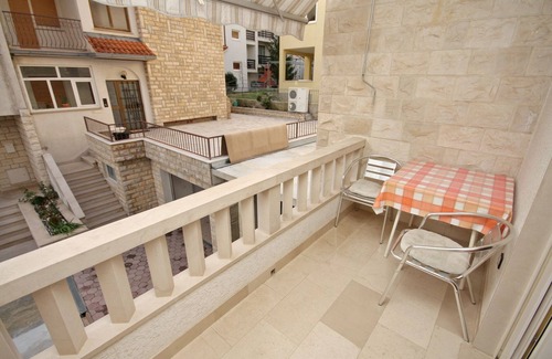 Omis Apartment | Studio flat with balcony Duće, Omiš (AS-5973-a)