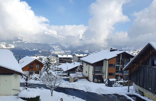 Emmetten Apartment | Studio for 2-4 guests with balcony and panorama view