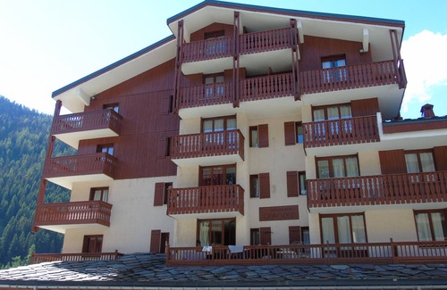 Valfrejus Apartment | Studio for 4 in Valfréjus with WiFi and parking near cable car