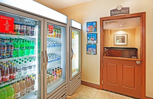 Oak Ridge Apartment | Studio | Free Breakfast. Indoor Pool & Gym.