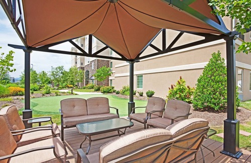 Oak Ridge Apartment | Studio | Free Breakfast. Indoor Pool & Gym.