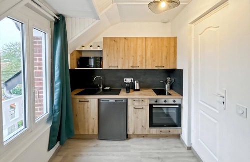 Mesnil-Val-Plage Apartment | Studio Horizon Bleu (5-minute walk from the sea)
