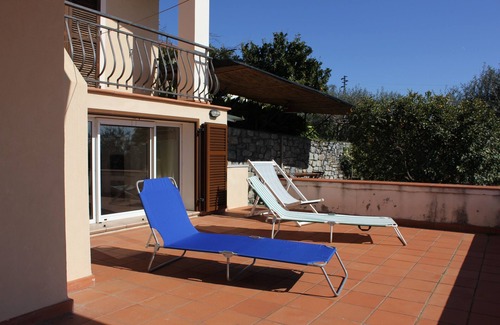 Diano Marina Apartment | Studio in bright villa. 650 meters from the sea