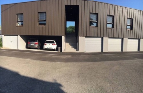 Pulversheim Apartment | Studio in new building ideal for travelling executive