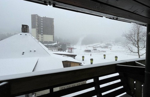 Saint-Jacques-des-Blats Apartment | Studio in resort, at the foot of slopes, Southeast balcony