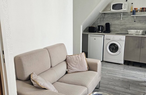 Saujon Apartment | Studio in the center of SAUJON
