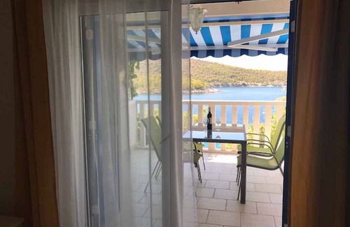 Hvar Apartment | Studio in the first row to the sea