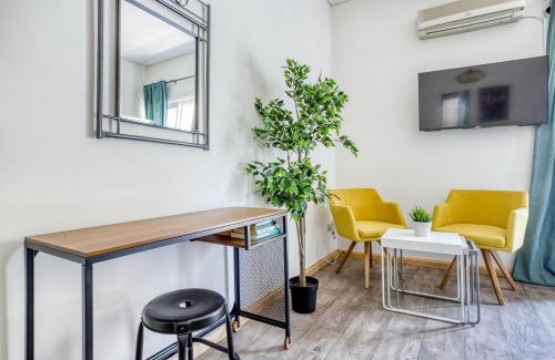 Plaka Apartment | Studio in The Heart of Acropolis