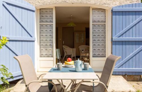 Toulon - Hyeres Apartment | Studio L'Ayguade-2 by Interhome