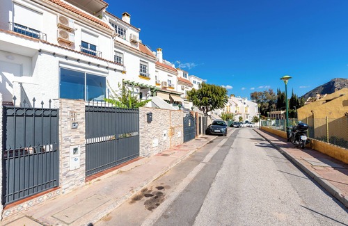 Cerrado de Calderon Apartment | Studio 'La Platanera de Málaga' with Shared Terrace and Air Conditioning