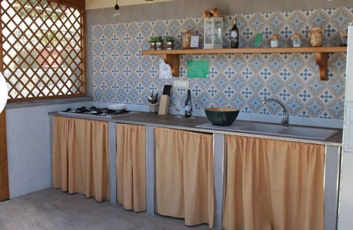 Succhivo Apartment | Studio-Large-Ensuite with Shower-Garden view