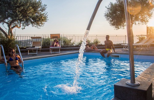 Succhivo Apartment | Studio-Large-Ensuite with Shower-Garden view