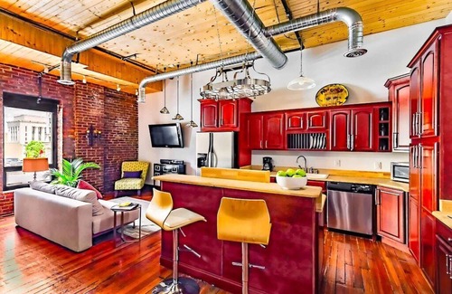 Downtown Nashville Condo | *Studio Loft*Walk to Broadway*Printers Alley Lofts