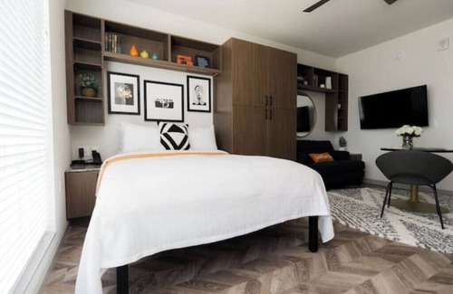 Urbana Apartment | Studio near UIUC/Yugo Guest Suites Bnn