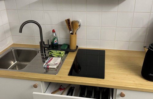 Hoeilaart Apartment | Studio next to train station near Brussels - in nature yet close to city center