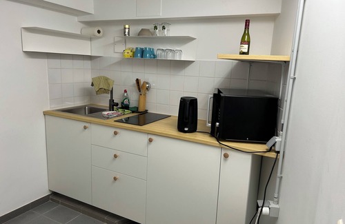 Hoeilaart Apartment | Studio next to train station near Brussels - in nature yet close to city center