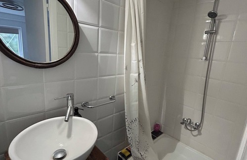 Hoeilaart Apartment | Studio next to train station near Brussels - in nature yet close to city center