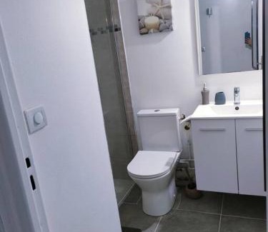 Beaulieu - Maladrerie - Saint-Paul Apartment | Studio & Parking privé proximité Hypercentre