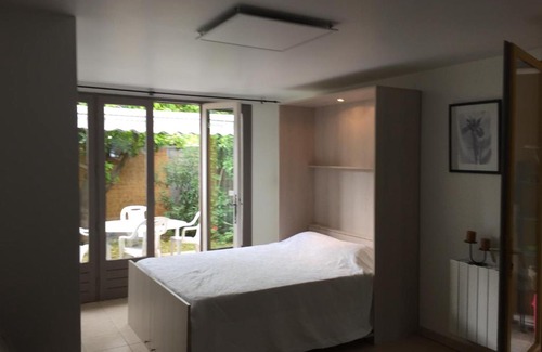 Miramar Apartment | STUDIO PIED DANS L EAU