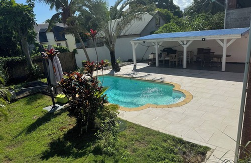 Pointe de la verdure Apartment | Studio pool in the center of the gullet