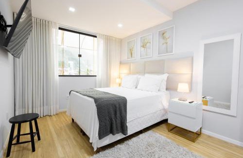 Praia do Jardim Apartment | Studio Praia do jardim 1 305A