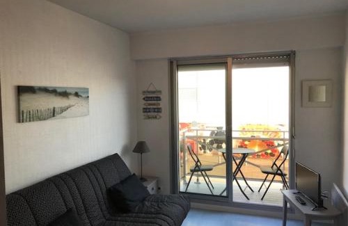 Les Sables d'Olonne Apartment | Studio rénové avec balcon à 100m de la plage et piscine - 4 personnes - Les Sables-d'Olonne - FR-1-331-204