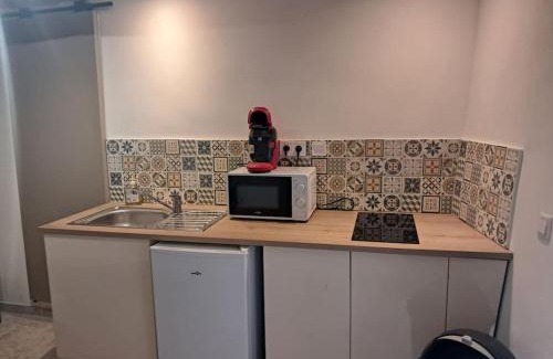 Hyeres City Centre Apartment | studio rez de chaussée