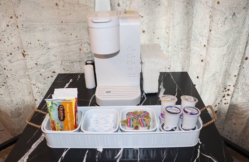 Oswego Apartment | Studio - Sleeps 3 - 2 mins from Downtown Oswego