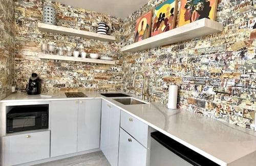 Parque Apartment | Studio Steps From The Beach @Condado