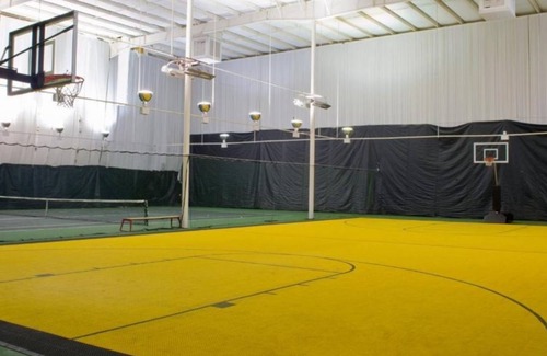 Cheat Lake Apartment | Studio Suite at Lakeview Golf Resort w Indoor Pool & BBQ