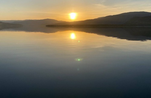 Blind Bay Apartment | Studio Suite for 2 Shuswap Views King Bd Semi-Lakefront Beach Laundry