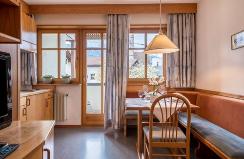 Parcines Apartment | Studio 'Taufner Apartment A 105' with Mountain View, Garden & Wi-Fi