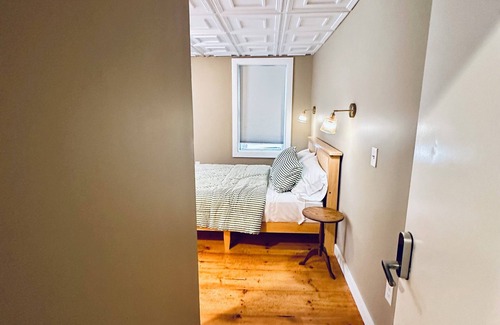 West Bayside Apartment | Studio Unit Walkable Everywhere