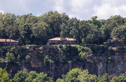 Golconda House | Studio w/ Full Kitchen - Peaceful Adventures Begin Here!