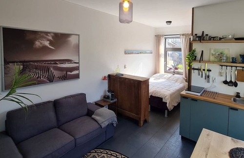 Municipality of Noordwijk Apartment | Studio with parking.