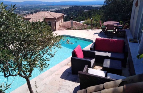 Hyeres Apartment | Studio with pool 5 minutes from Hyères beaches. Extraordinary view!
