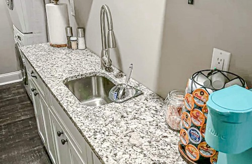 Town of Lloyd Apartment | Studio with private pool, firepit, cabana, grill, & washer/dryer-Dogs ok