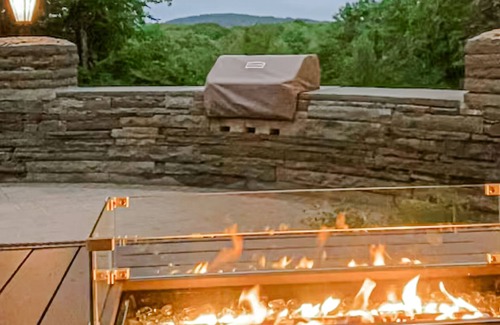 Town of Lloyd Apartment | Studio with private pool, firepit, cabana, grill, & washer/dryer-Dogs ok