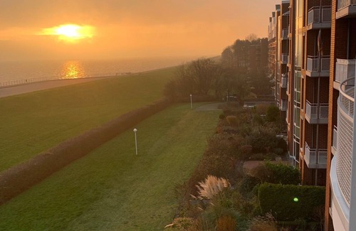 Innenhafen Apartment | Studio with sea view and large loggia - direct access to the North Sea